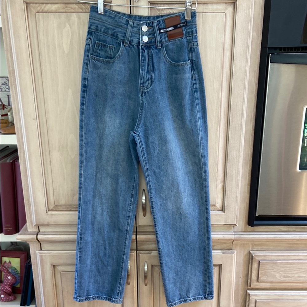 Twelve square Blue High-Waisted Jeans sz S